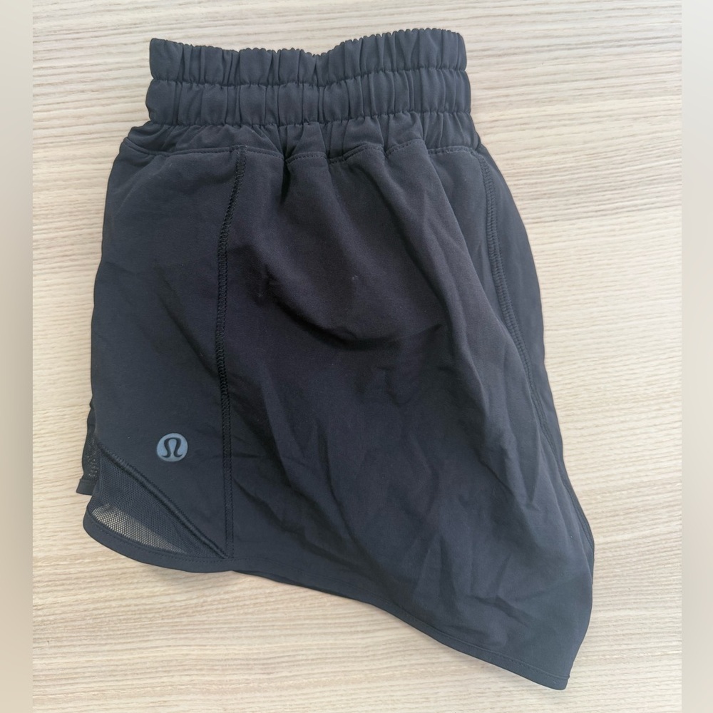 lululemon Hotty Hot Low-Rise Lined Short 2.5” - Black - Picture 2 of 4